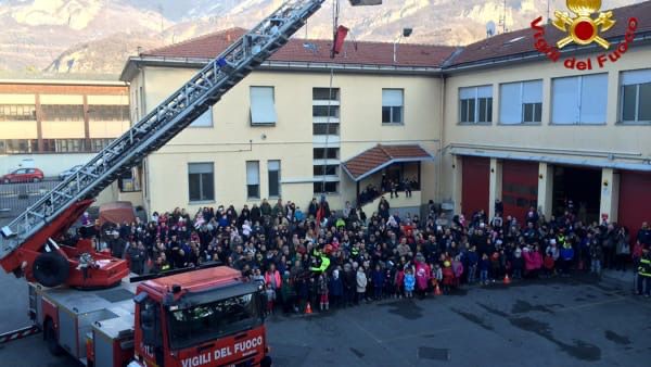 La Befana arriva alla caserma dei Vigili del Fuoco 2