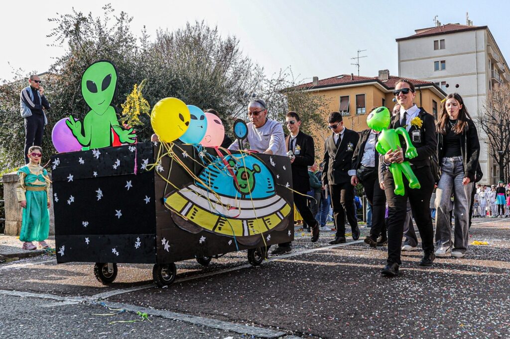 Carnevalone di Lecco: trionfa la Jamaica di "Noi per Voi" 13