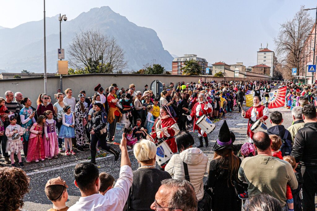 Carnevalone di Lecco: trionfa la Jamaica di "Noi per Voi" 14