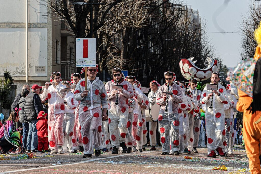 Carnevalone di Lecco: trionfa la Jamaica di "Noi per Voi" 27