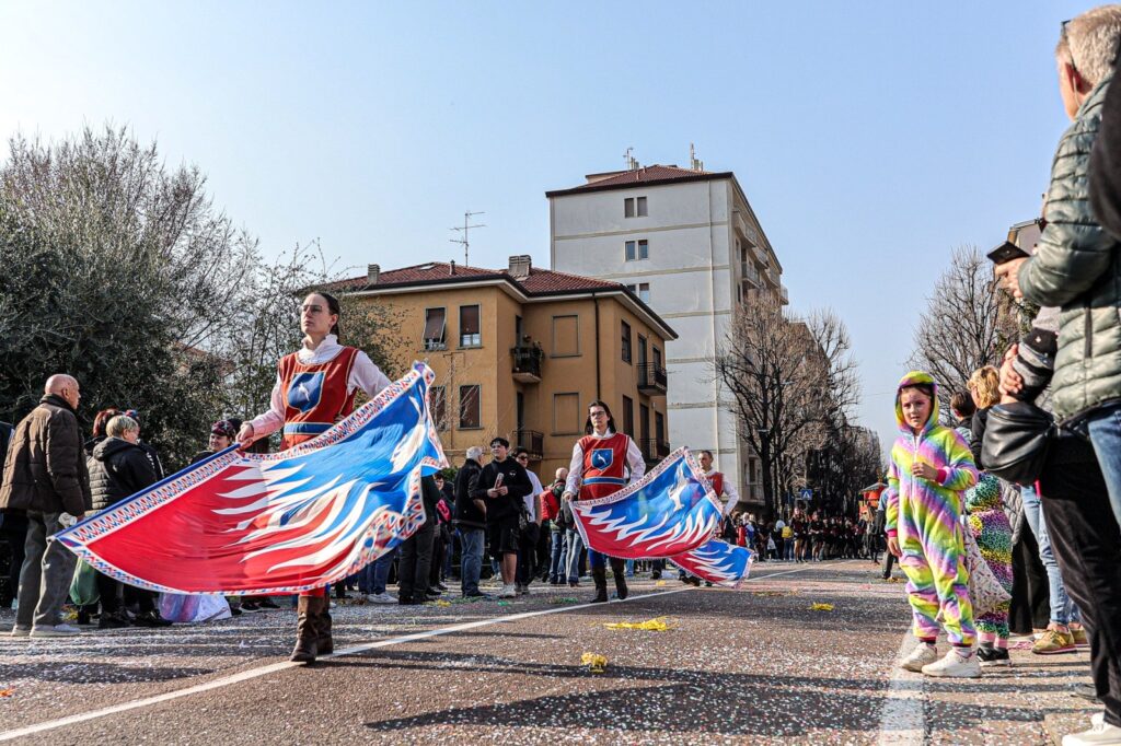 Carnevalone di Lecco: trionfa la Jamaica di "Noi per Voi" 7