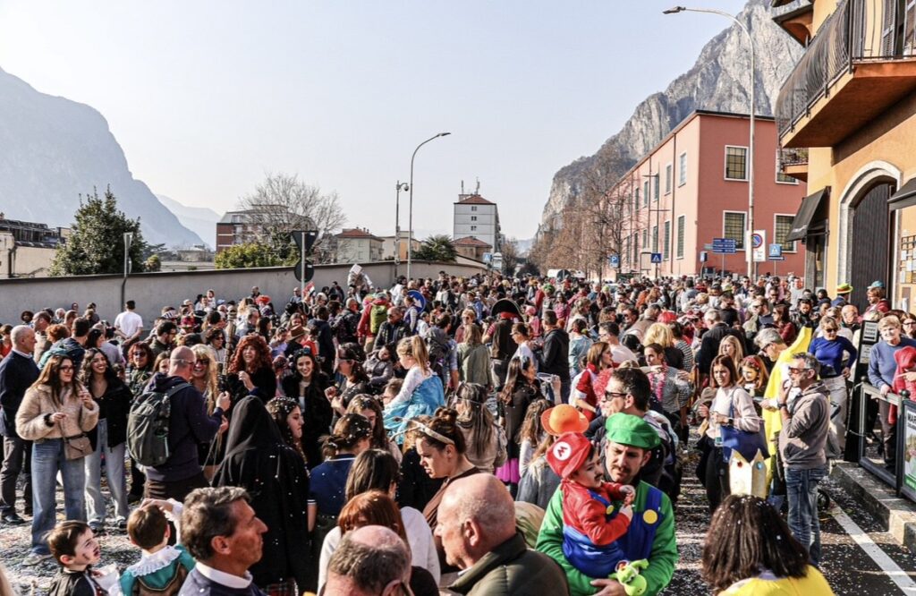 Carnevalone di Lecco: trionfa la Jamaica di "Noi per Voi" 6